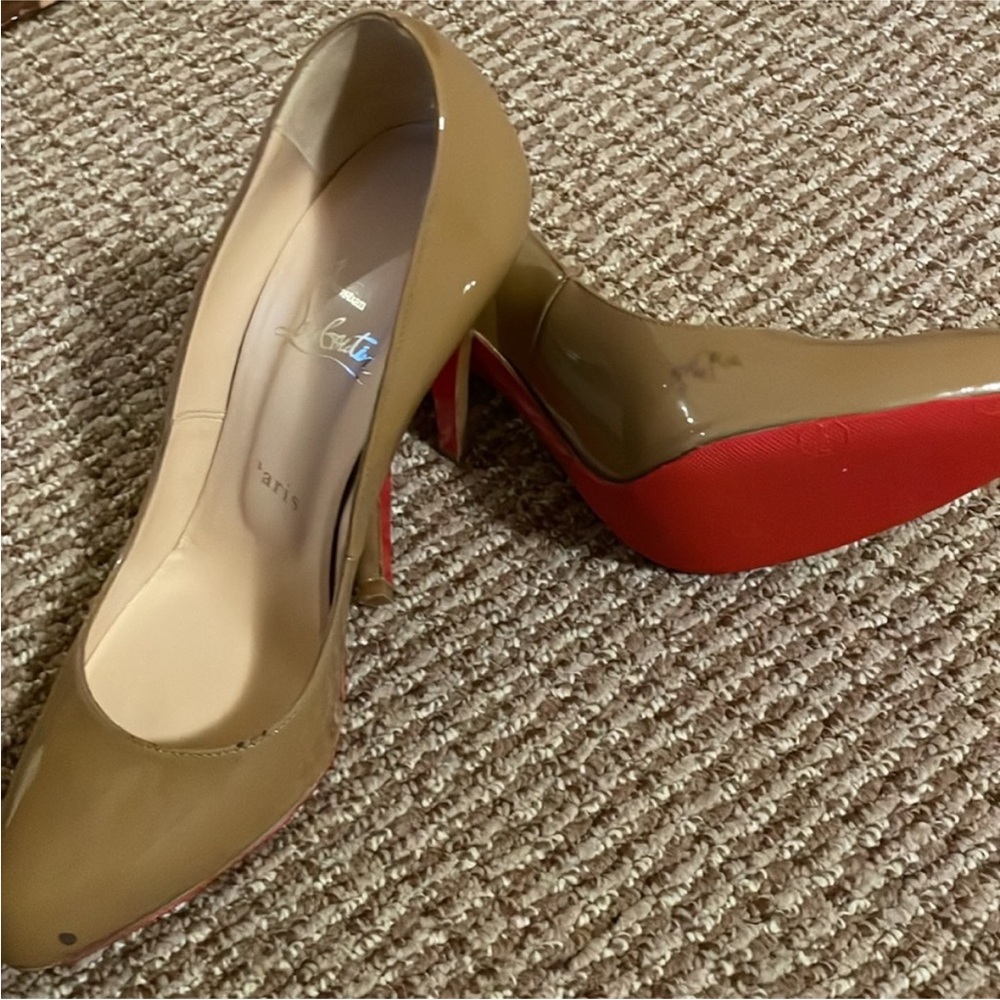 Christian louboutin décolleté heels nude 38.5